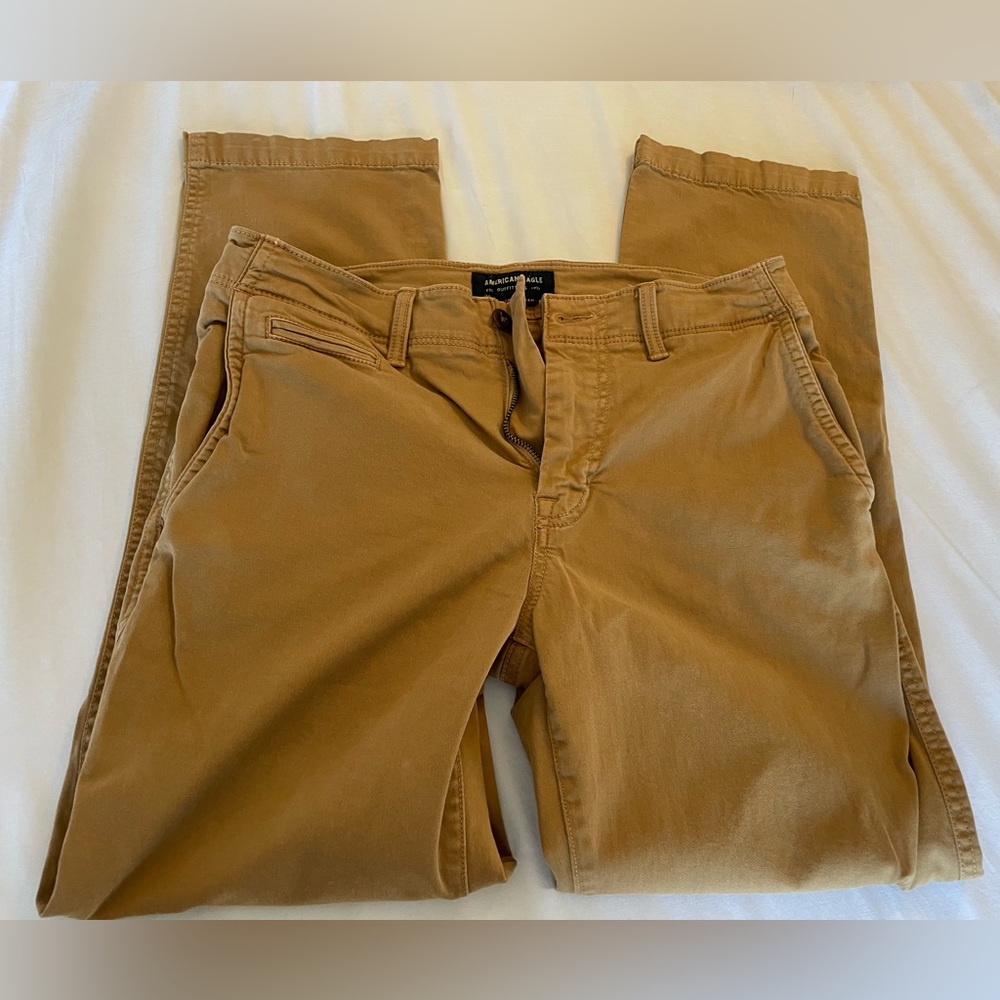 American Eagle Men’s Khaki